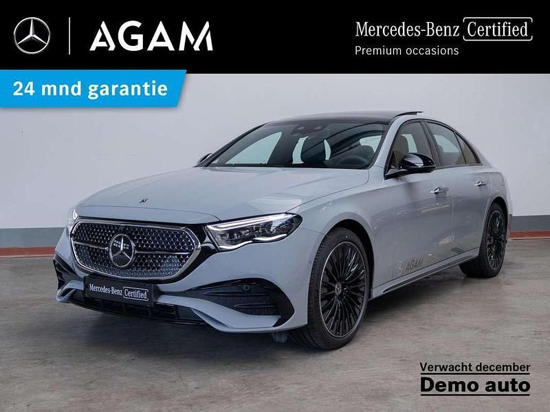 Grijs, metallic lak Gebruikt 2025 Mercedes E300 Sport Edition Sedan | € 81.950 - Afbeelding 1/4