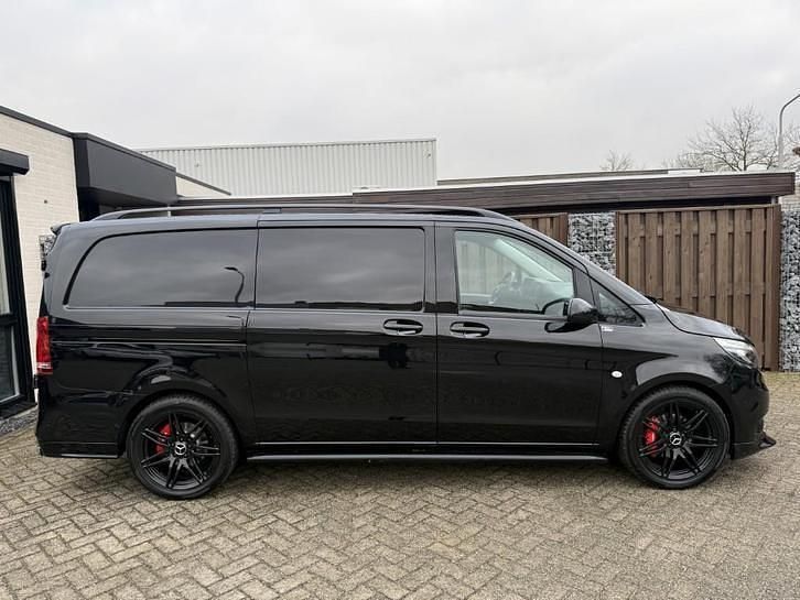 Occasion Mercedes Vito 136 PK (100 kW) 2023 Zwart (metallic) Van