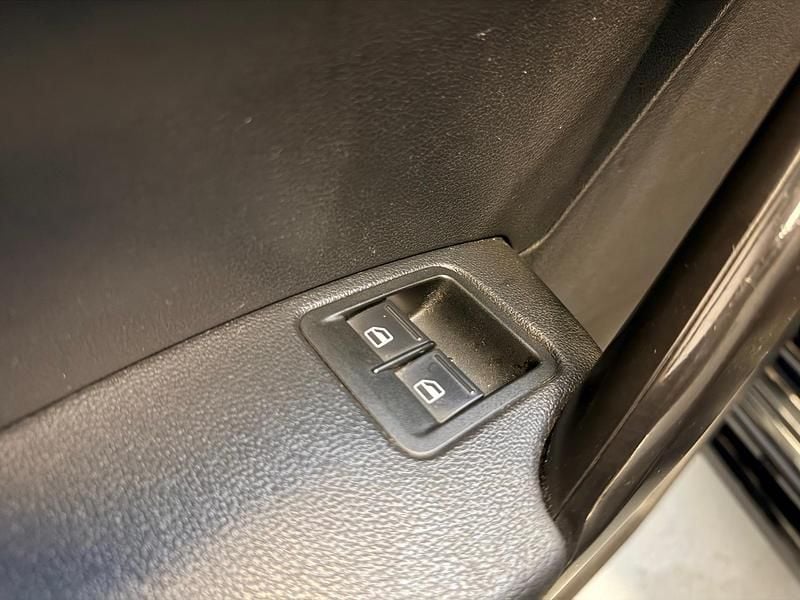 Occasion VW Caddy Highline 102 PK (75 kW) 2016 Blauw (metallic) MPV