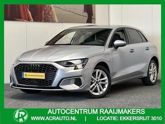 Grijs Gebruikt 2022 Audi A3 Sportback Hatchback | € 24.740 (Super prijs) - Afbeelding 1/4