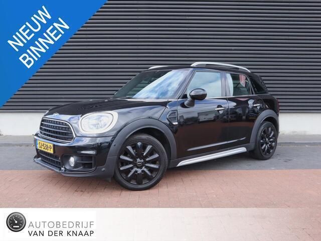 Zwart Gebruikt 2018 Mini Cooper Countryman Pepper SUV | € 16.950 (Eerlijke prijs) - Afbeelding 1/4