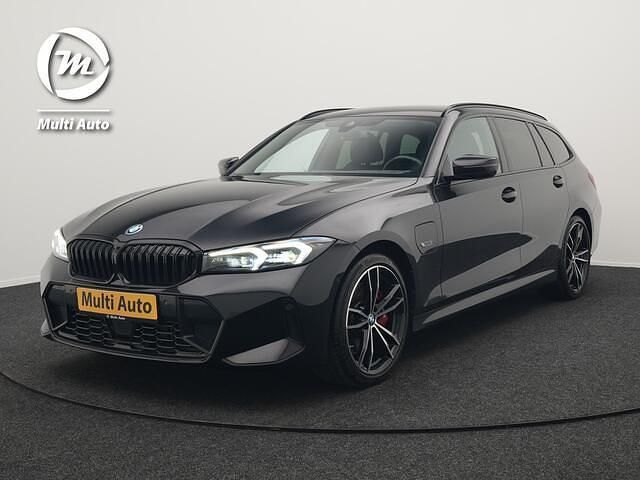 Zwart Gebruikt 2022 BMW 330 M Sport Stationwagen | € 34.740 (Duur) - Afbeelding 1/4