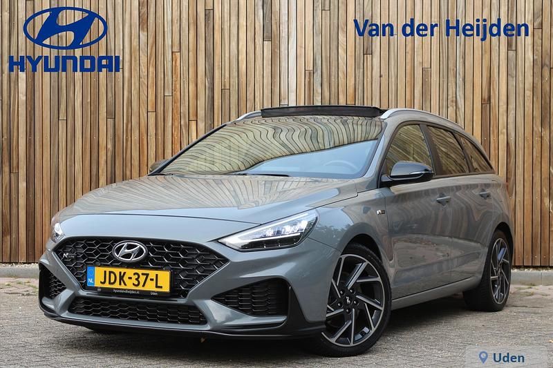 Shadow grey Occasion 2023 Hyundai i30 N Line Stationwagen | € 25.880 (Eerlijke prijs) - Afbeelding 1/4