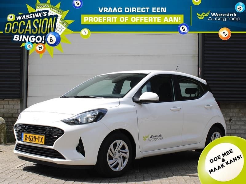 Wit Gebruikt 2024 Hyundai i10 Comfort Hatchback | € 16.985 (Eerlijke prijs) - Afbeelding 1/4