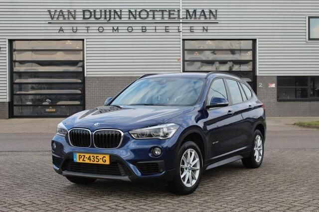 Blauw Gebruikt 2017 BMW X1 Executive SUV | € 23.950 (Eerlijke prijs) - Afbeelding 1/4