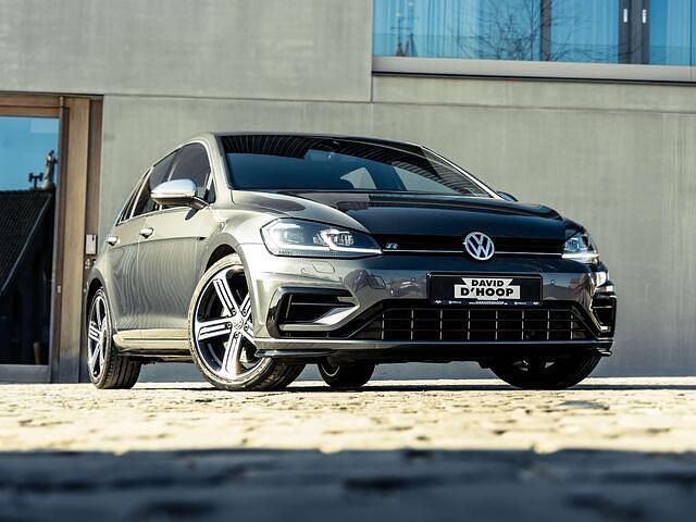 Grijs Occasion 2020 VW Golf Select Sedan | € 32.950 (Eerlijke prijs) - Afbeelding 1/4