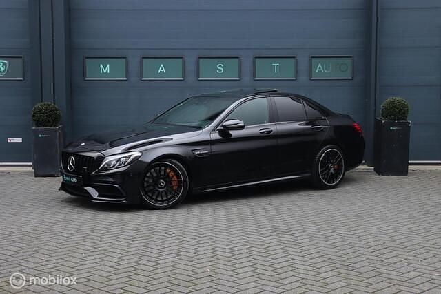 Zwart (metallic) Occasion 2016 Mercedes S63 AMG AMG Sedan | € 45.740 (Eerlijke prijs) - Afbeelding 1/4