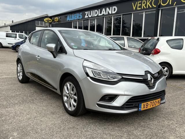 Grijs Gebruikt 2018 Renault Clio IV Intens Hatchback | € 11.435 (Eerlijke prijs) - Afbeelding 1/4
