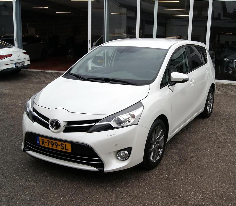 Wit Gebruikt 2014 Toyota Verso Business Edition MPV | € 15.950 (Eerlijke prijs) - Afbeelding 1/4
