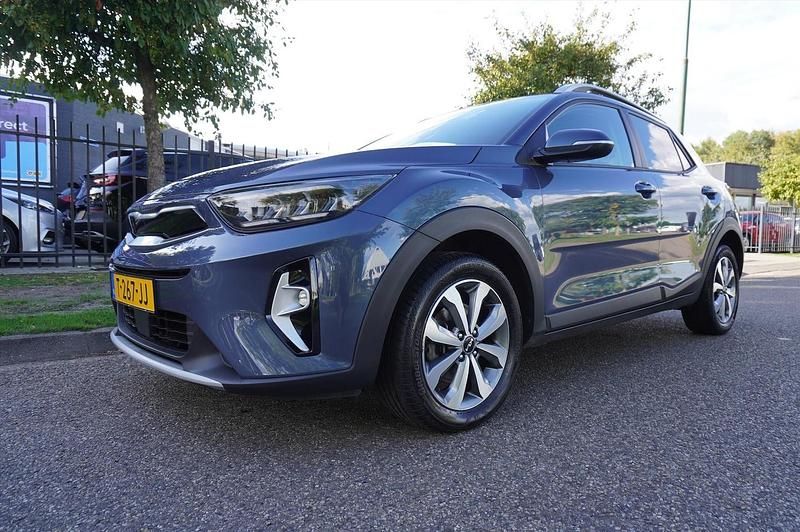 Blauw Gebruikt 2023 Kia Stonic SUV | € 16.945 (Goede deal) - Afbeelding 1/4