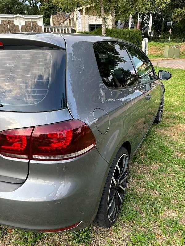 Grijs Gebruikt 2010 VW Golf VI Trendline Hatchback | € 4.250 (Iets duurder) - Afbeelding 1/4