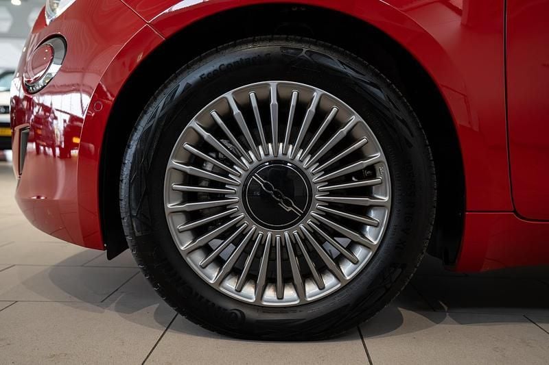 Occasion Fiat 500e Urban 86 kW (118 PK) 2025 Rood Hatchback