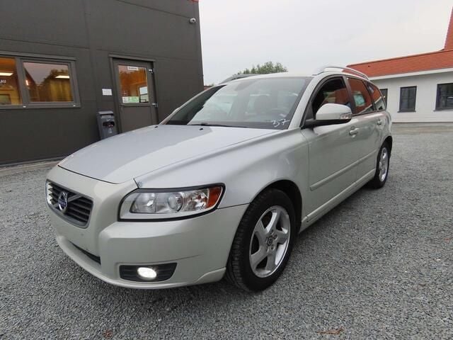 Grijs Gebruikt 2012 Volvo V50 Stationwagen | € 2.950 - Afbeelding 1/4