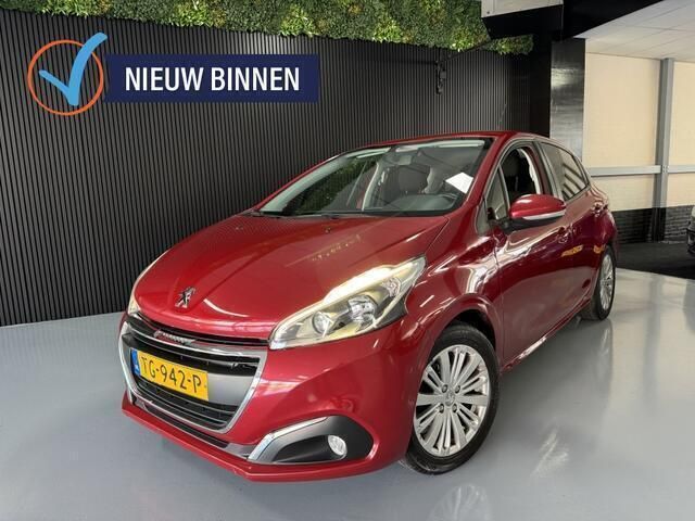 Rood Gebruikt 2017 Peugeot 208 Active Hatchback | € 6.990 (Eerlijke prijs) - Afbeelding 1/4