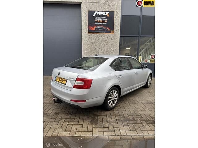 Grijs Occasion 2016 Skoda Octavia Ambition Hatchback | € 8.890 (Goede deal) - Afbeelding 1/4