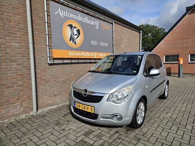 Grijs, metallic lak Gebruikt 2008 Opel Agila Enjoy Hatchback | € 5.995 (Eerlijke prijs) - Afbeelding 1/4