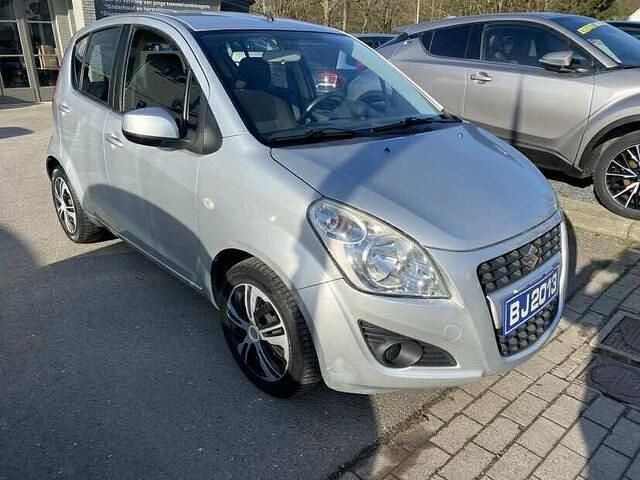 Grijs Occasion 2013 Suzuki Splash Club Hatchback | € 3.900 (Goede deal) - Afbeelding 1/4