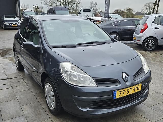 Occasion Renault Clio II Expression 75 PK (55 kW) 2006 Grijs Hatchback
