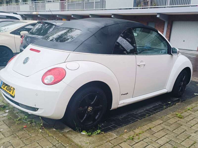 Wit Gebruikt 2009 VW Beetle Highline Cabriolet | € 3.999 (Eerlijke prijs) - Afbeelding 1/4