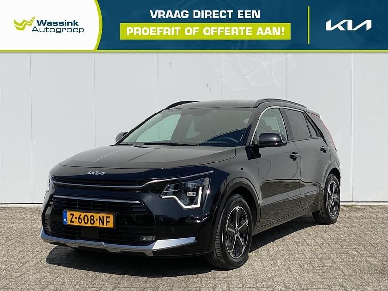 Zwart Gebruikt 2024 Kia Niro SUV | € 33.935 (Goede deal) - Afbeelding 1/4