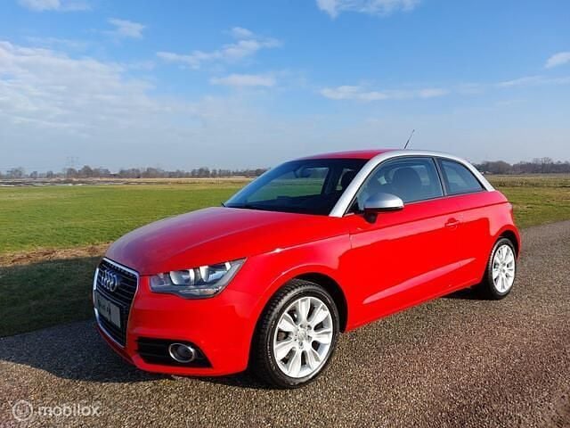 Rood Occasion 2010 Audi A1 Hatchback | € 7.749 (Eerlijke prijs) - Afbeelding 1/4