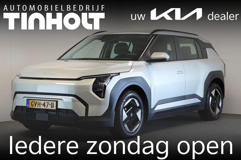 Grijs Gebruikt 2024 Kia EV3 4 SUV | € 36.950 - Afbeelding 1/4