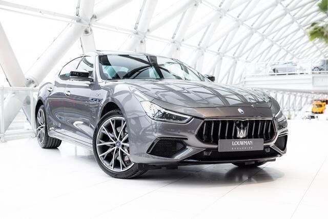 Grijs Gebruikt 2024 Maserati Ghibli GT Coupé | € 145.900 - Afbeelding 1/4