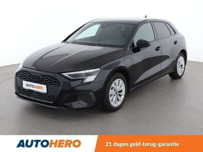 Zwart Gebruikt 2022 Audi A3 e-tron Hatchback | € 26.649 (Goede deal) - Afbeelding 1/3