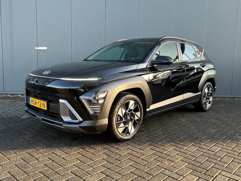 Zwart Occasion 2025 Hyundai Kona Premium SUV | € 32.900 (Eerlijke prijs) - Afbeelding 1/1