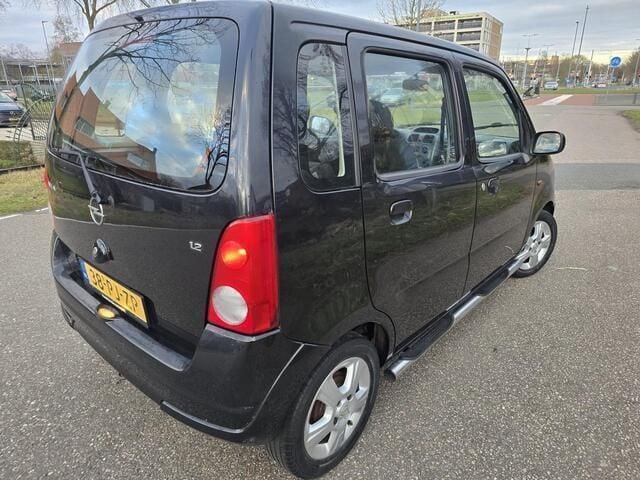 Occasion Opel Agila 75 PK (55 kW) 2004 Zwart Hatchback