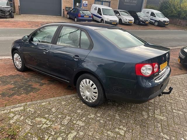 Occasion VW Jetta Trendline 116 PK (85 kW) 2006 Grijs (metallic) Sedan