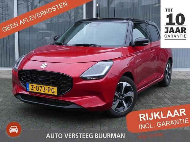 Rood Occasion 2024 Suzuki Swift Style Hatchback | € 20.940 (Eerlijke prijs) - Afbeelding 1/4