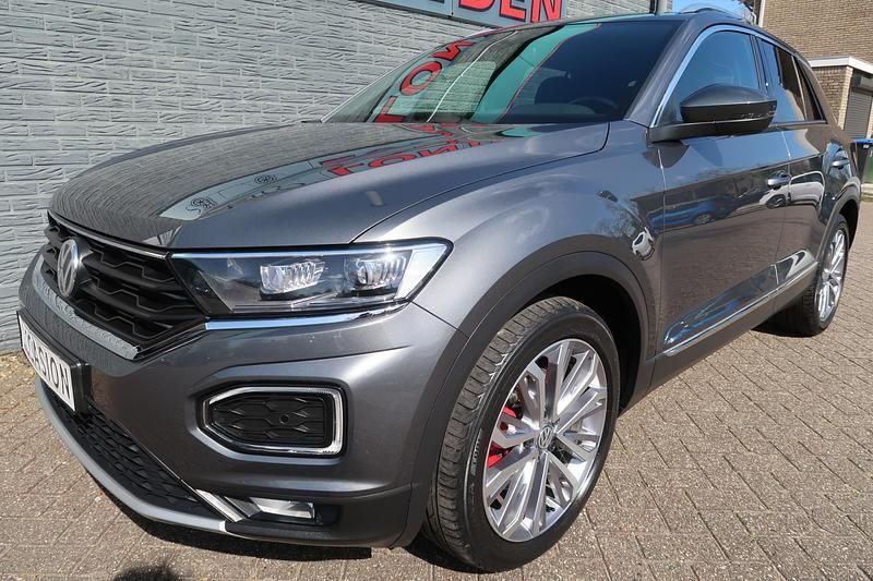 Grijs Gebruikt 2018 VW T-Roc Sport SUV | € 23.333 (Super prijs) - Afbeelding 1/4