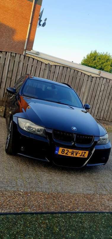 Zwart Gebruikt 2005 BMW 330 Stationwagen | € 8.500 (Super prijs) - Afbeelding 1/4