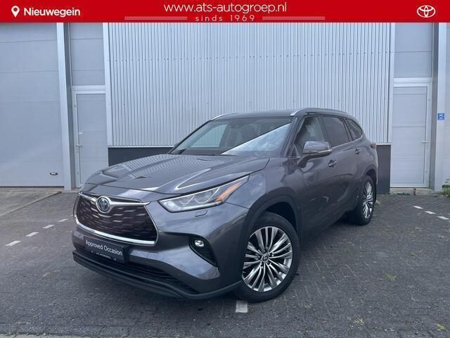 Grijs Gebruikt 2022 Toyota Highlander Executive SUV | € 54.900 (Eerlijke prijs) - Afbeelding 1/4