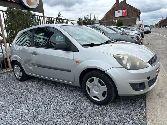 Occasion Ford Fiesta Trend 68 PK (50 kW) 2007 Grijs Hatchback