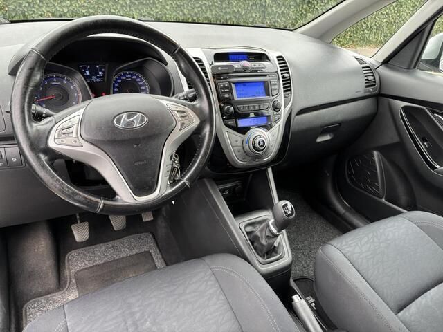 Occasion Hyundai ix20 90 PK (66 kW) 2014 Grijs, metallic lak Hatchback