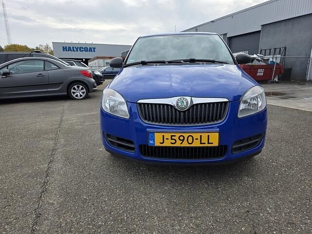 Blauw (metallic) Gebruikt 2009 Skoda Fabia Drive Hatchback | € 1.999 (Eerlijke prijs) - Afbeelding 1/4