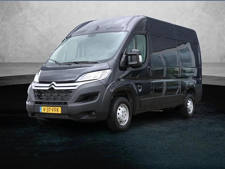 Grijs Gebruikt 2024 Citroën Jumper MPV | € 24.522 (Iets duurder) - Afbeelding 1/4