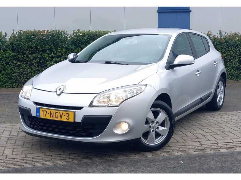 Grijs Gebruikt 2010 Renault Mégane III Hatchback | € 2.950 (Iets duurder) - Afbeelding 1/4
