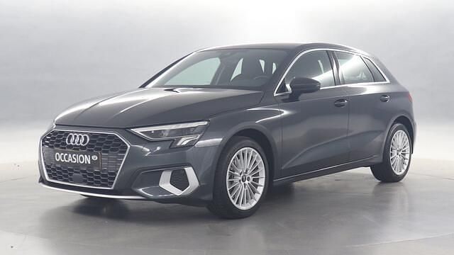 Grijs Occasion 2022 Audi A3 Sportback Advanced Hatchback | € 22.940 (Eerlijke prijs) - Afbeelding 1/4