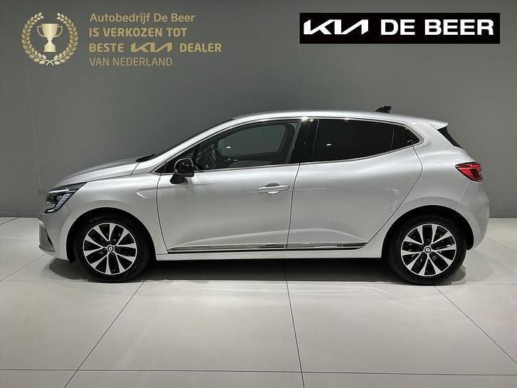 Grijs Gebruikt 2023 Renault Clio V Techno Hatchback | € 15.445 (Eerlijke prijs) - Afbeelding 1/4