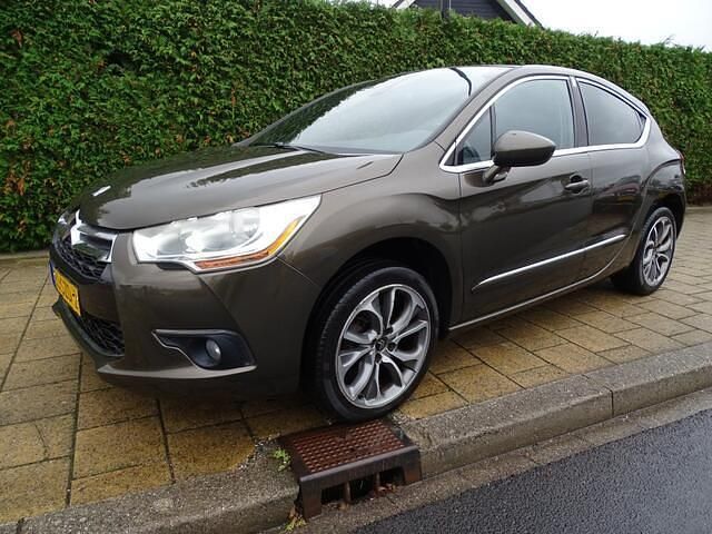 Bruin Gebruikt 2012 Citroën DS4 So Chic Hatchback | € 6.250 (Eerlijke prijs) - Afbeelding 1/4