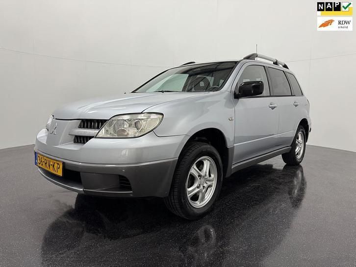 Grijs Occasion 2005 Mitsubishi Outlander Invite+ SUV | € 1.999 (Eerlijke prijs) - Afbeelding 1/4