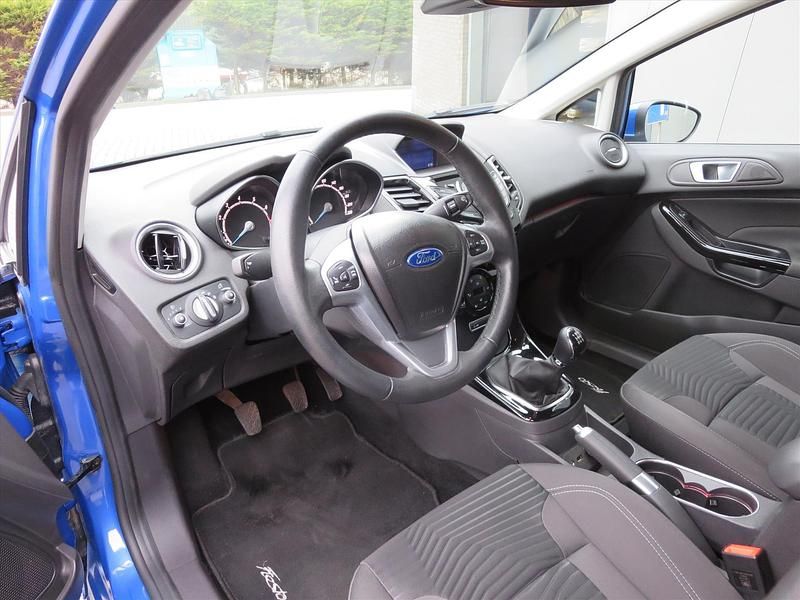 Occasion Ford Fiesta Titanium 101 PK (74 kW) 2013 Blauw Hatchback