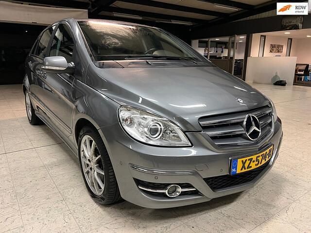 Grijs Gebruikt 2010 Mercedes B200 MPV | € 7.150 (Iets duurder) - Afbeelding 1/4