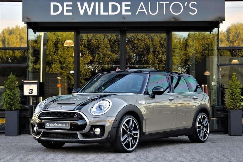Grijs Gebruikt 2019 Mini Cooper S Clubman Stationwagen | € 25.900 (Eerlijke prijs) - Afbeelding 1/4