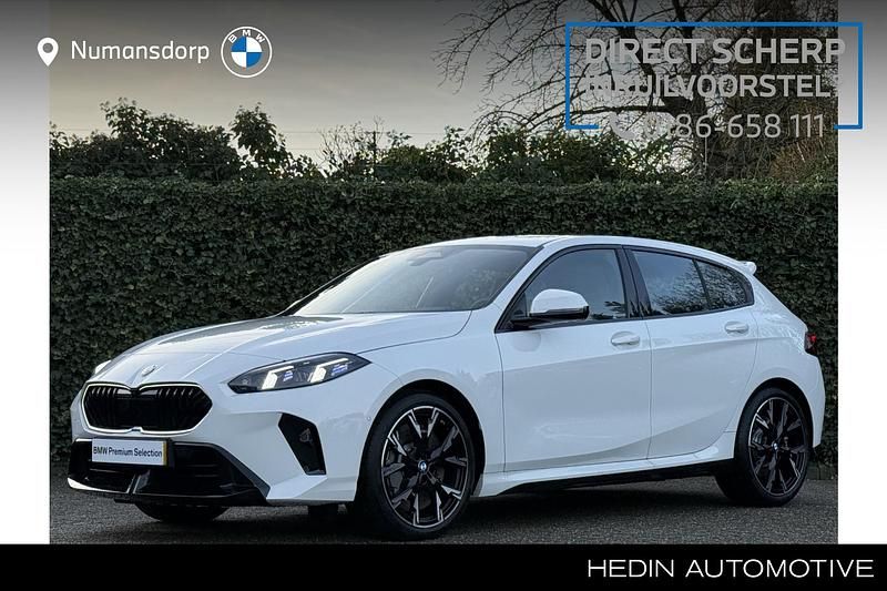 Wit Occasion 2026 BMW 120 M Sport Hatchback | € 54.438 - Afbeelding 1/4