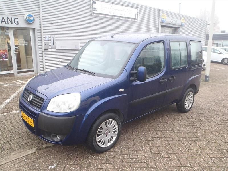 Blauw Occasion 2008 Fiat Doblò Dynamic MPV | € 4.450 (Eerlijke prijs) - Afbeelding 1/4