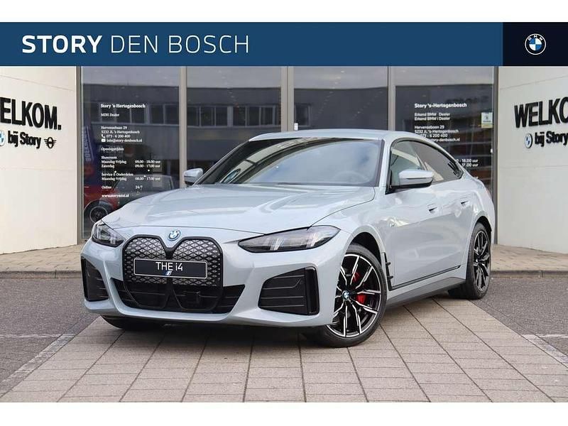 Grijs Nieuw 2025 BMW i4 M Sport Sedan | € 66.236 (Super prijs) - Afbeelding 1/4